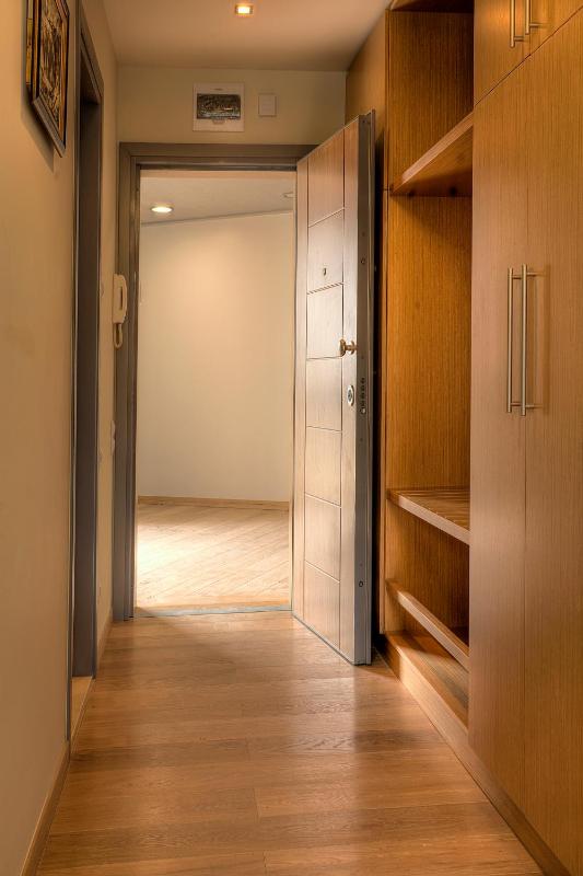 One-Bedroom Suite image 4