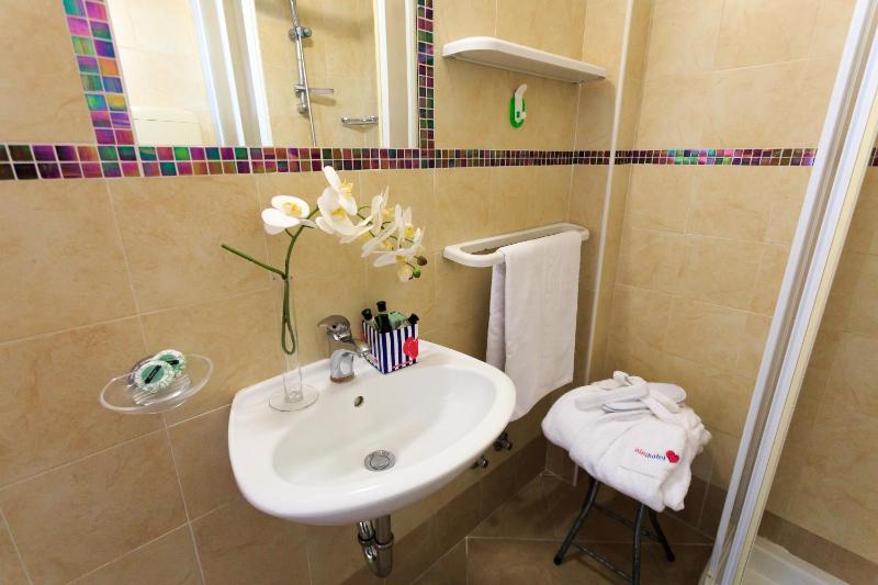 Mini Hotel - image 9