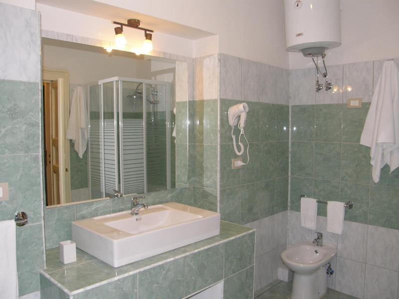 Superior Triple Room image 2