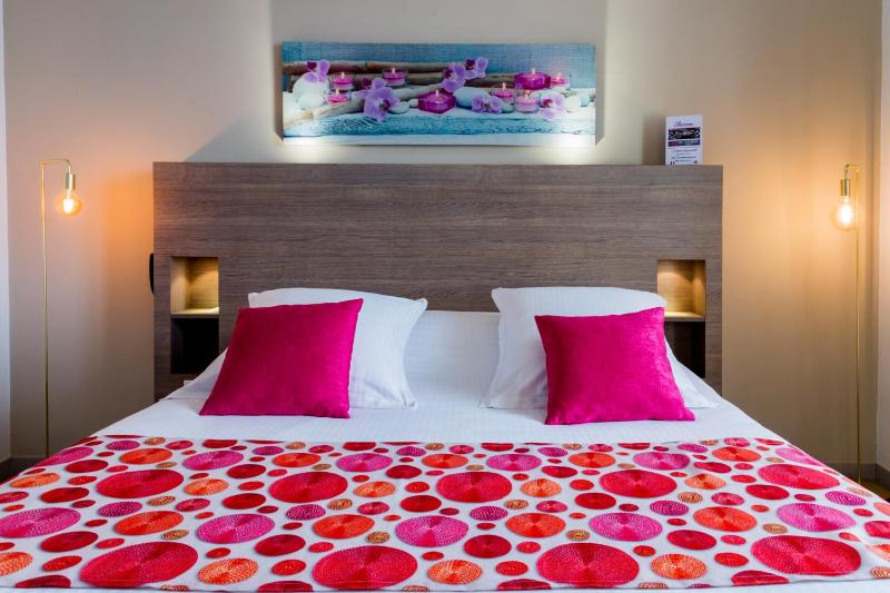 Deluxe Double Room image 4