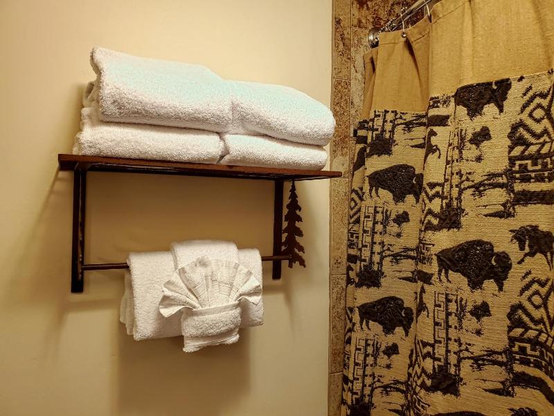 One-Bedroom Suite image 2