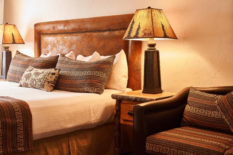 Superior King Room image 4