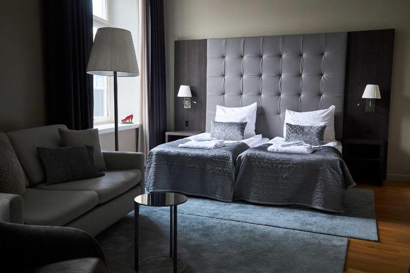 Deluxe Twin Room image 3