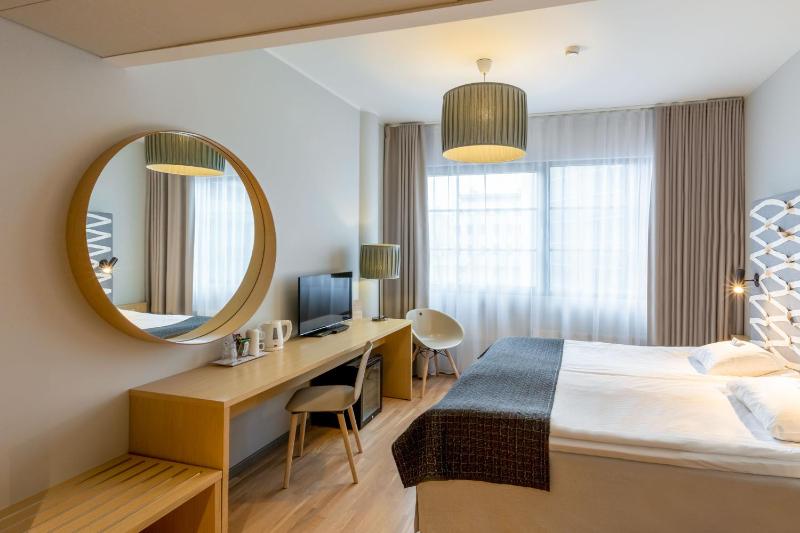 Standard Double Room with Spa Access  image 2