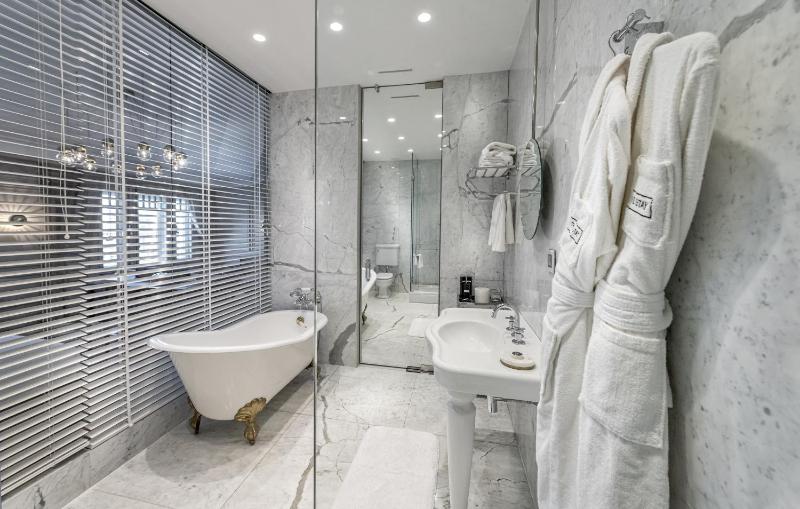 Romantic Penthouse Suite image 2
