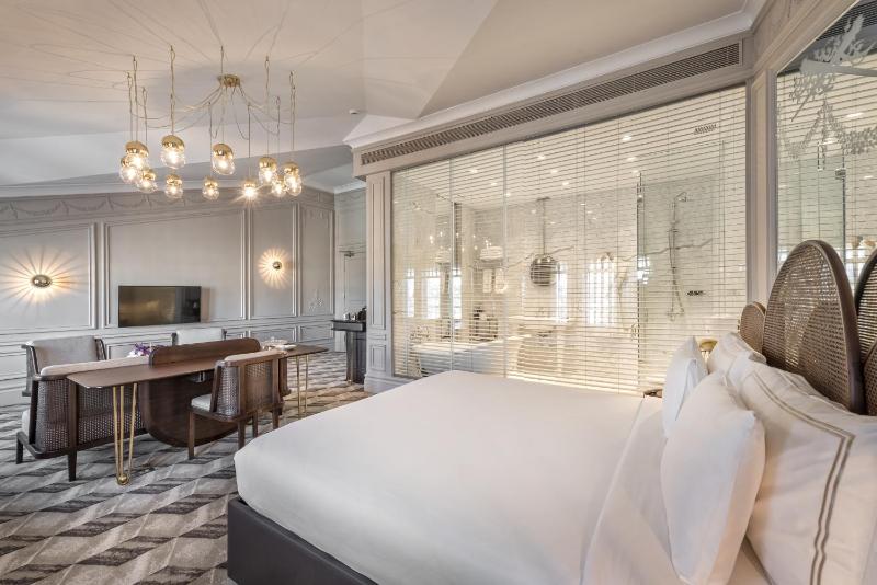 Romantic Penthouse Suite image 2