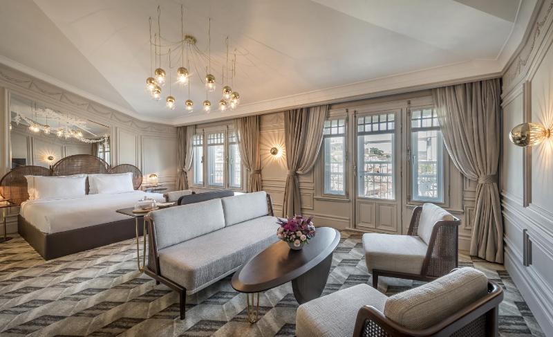 Romantic Penthouse Suite image 2