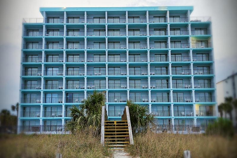 Tropical Seas Hotel - image 17