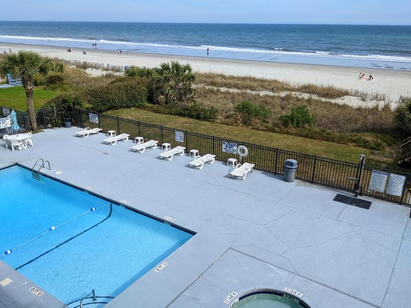 Tropical Seas Hotel - image 46
