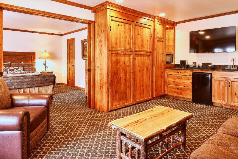 King Suite image 2