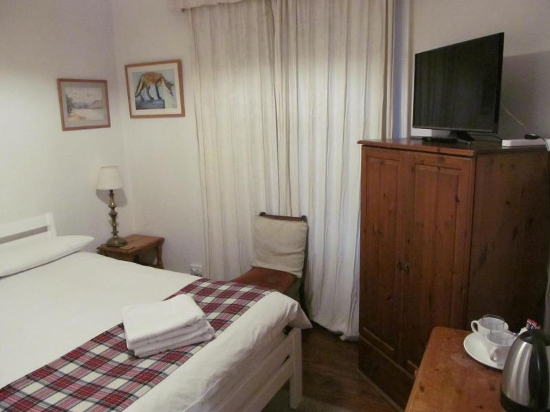 Double Room image 4
