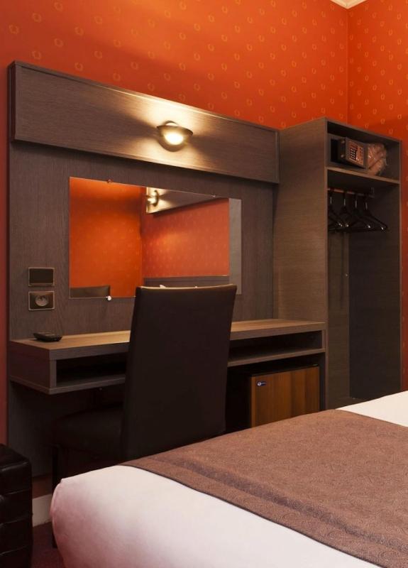 Apartment (3 Adults) image 3