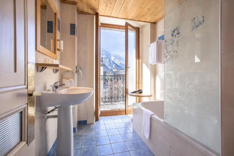 Mont-Blanc Room (3 Adults) image 3