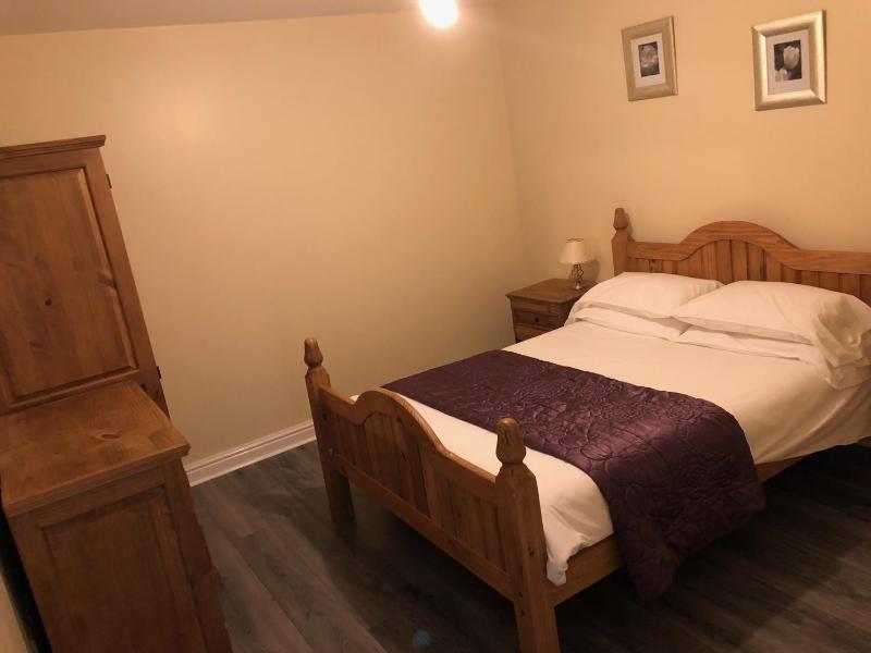 Two-Bedroom Cottage image 3