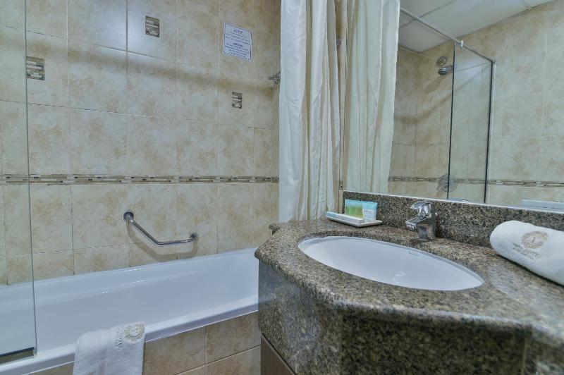 One-Bedroom Apartment image 3