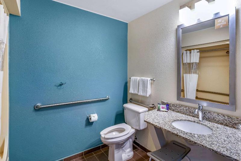 Queen Room - Disability Access/Non-Smoking image 3