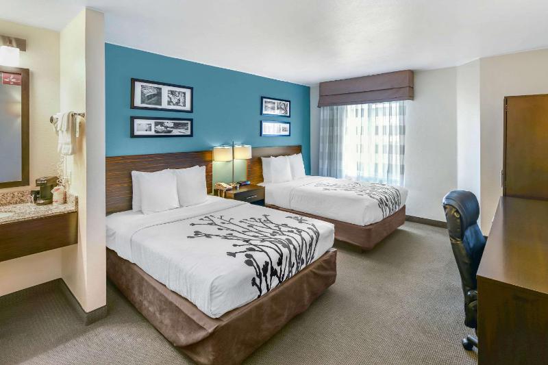 Double Room with Two Double Beds - Non-Smoking image 3