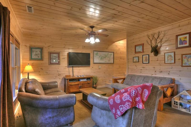 Aska Adventure Lodge- Big Game Room | Outdoor Fireplace | Firepit | Hot Tub - image 15