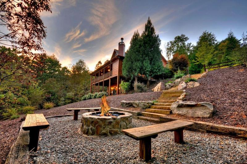Aska Adventure Lodge- Big Game Room | Outdoor Fireplace | Firepit | Hot Tub - image 10