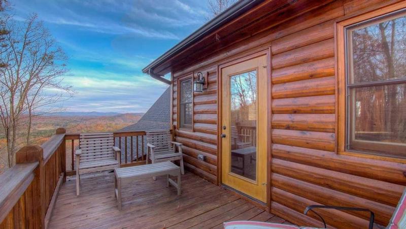 Black Dog of Blue Ridge- Pet Friendly | Fenced In Yard | Hot Tub | Outdoor Fireplace - image 8