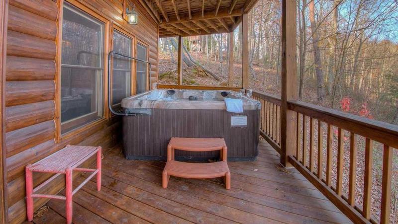 Black Dog of Blue Ridge- Pet Friendly | Fenced In Yard | Hot Tub | Outdoor Fireplace - image 6