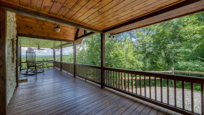 Big Sky Retreat- Pet Friendly | Game Room | Hot Tub with Views - image 31