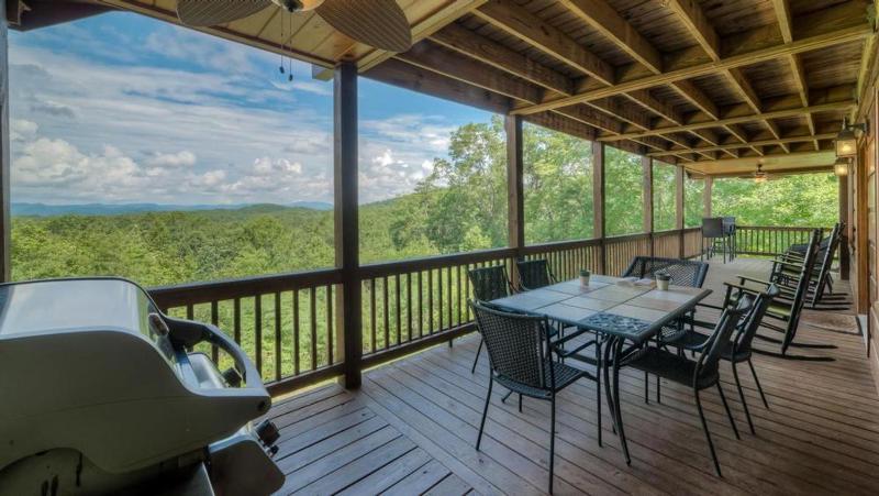 Big Sky Retreat- Pet Friendly | Game Room | Hot Tub with Views - image 27