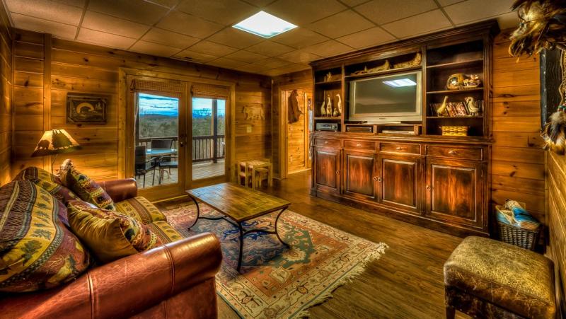 Big Sky Retreat- Pet Friendly | Game Room | Hot Tub with Views - image 8
