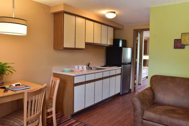 One-Bedroom Suite image 3