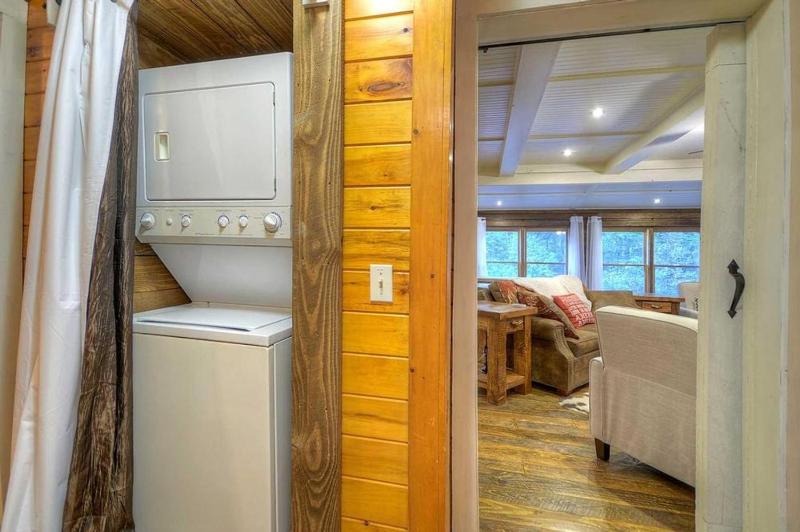 Creekside R&R- Fish or Tube from Deck | Outdoor Living | Screened Porch | Hot Tub - image 4