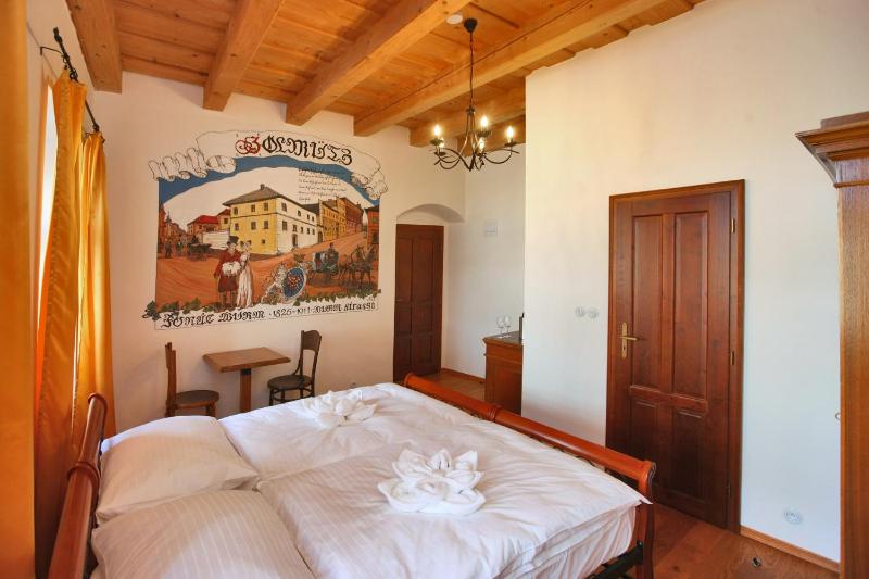 Double or Twin Room image 3