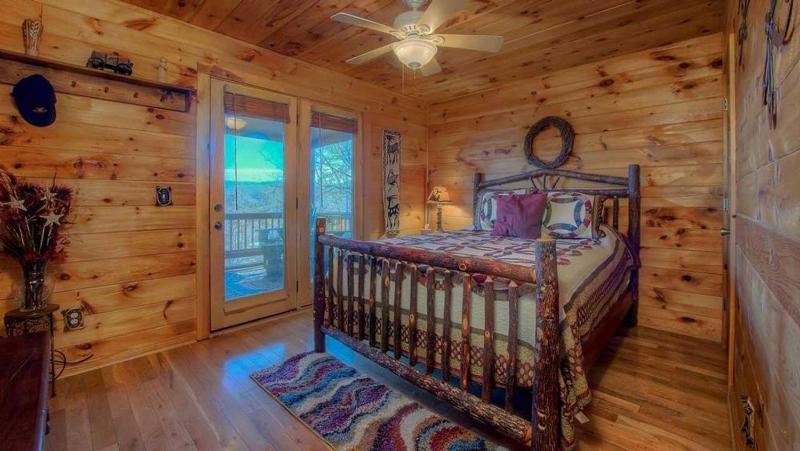 EddieBear- Pet Friendly | Aska Adventure Area | Screened In Porch | Outdoor Living - image 24