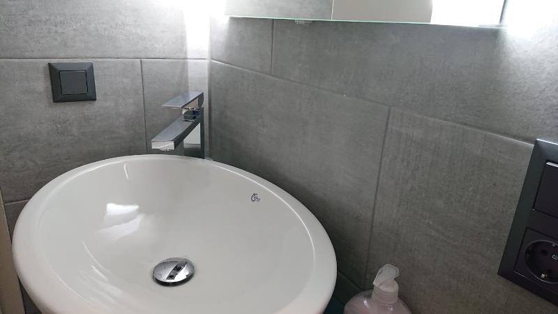 Triple Room with Shared Bathroom image 2