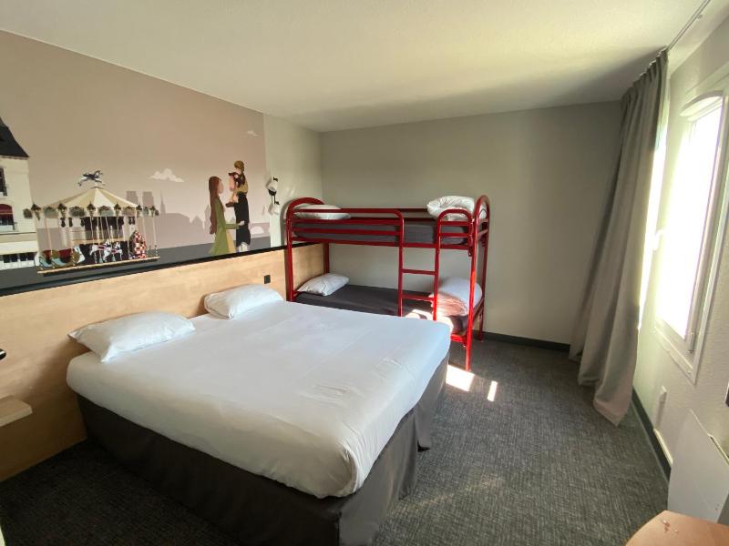 Superior Room 1 to 4 pax image 4