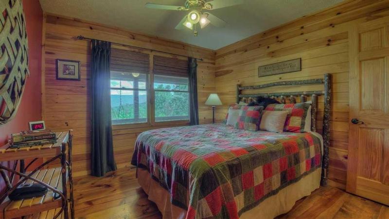 Heavens Whisper- Lake and Mountain Views | Outdoor Fire Pit | Aska Adventure Area - image 21