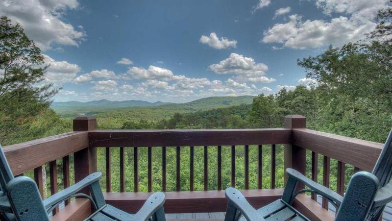 Heavens Whisper- Lake and Mountain Views | Outdoor Fire Pit | Aska Adventure Area - image 23