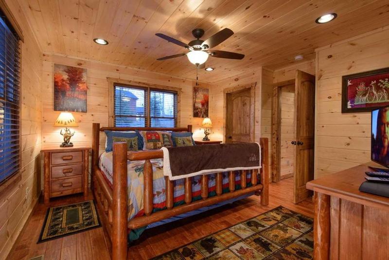 Mountainside Retreat- Hot Tub | Spectacular Mountain Views | Screened In Porch - image 9