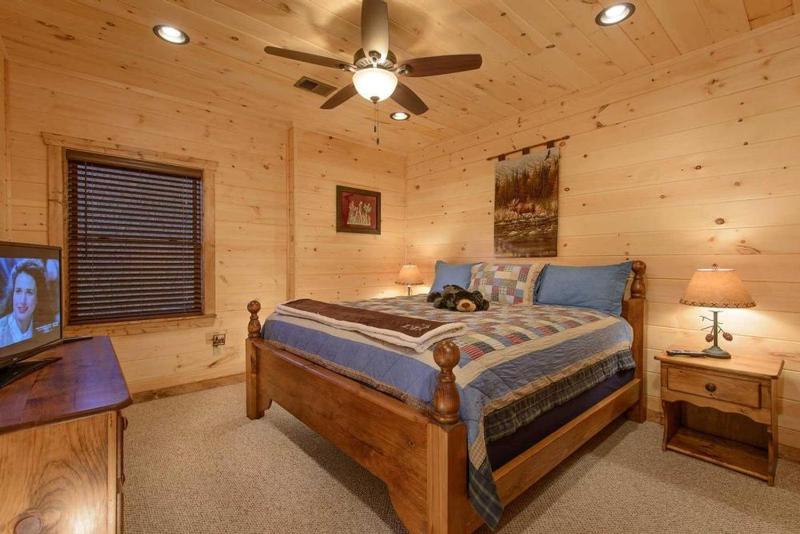 Mountainside Retreat- Hot Tub | Spectacular Mountain Views | Screened In Porch - image 13