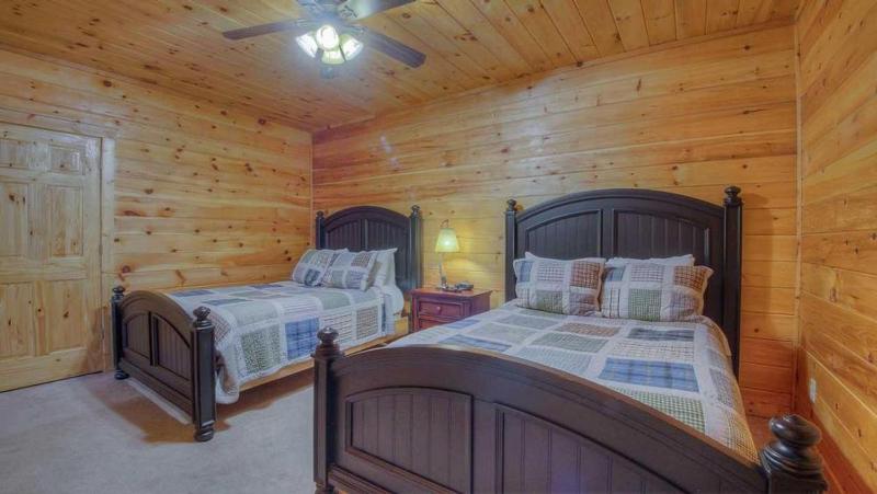 Laurel Valley Lodge- Pet Friendly | Outdoor Fire Pit & Fireplace | Game Room - image 13