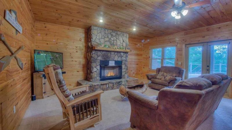 Laurel Valley Lodge- Pet Friendly | Outdoor Fire Pit & Fireplace | Game Room - image 38