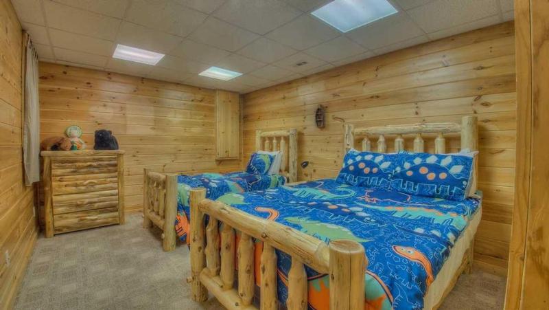 Majestic Peace- Dog Friendly | Screened Porch | Spectacular Views - image 22