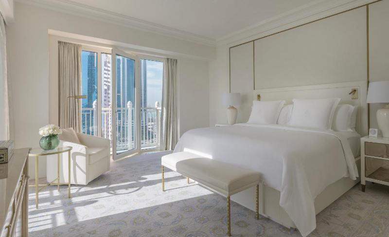 Four Seasons Executive King Suite