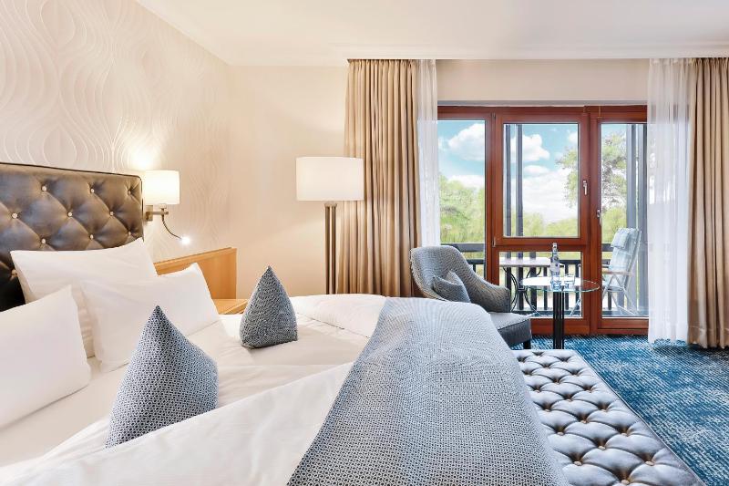 Superior Double Room image 3