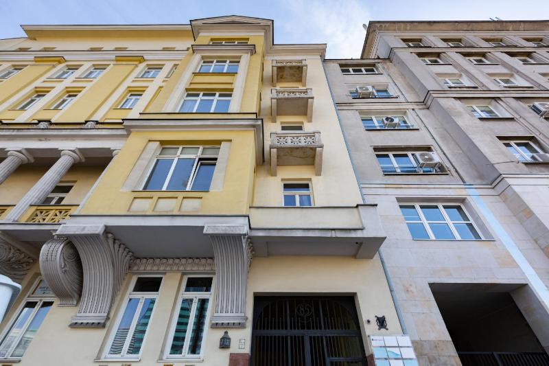 One-Bedroom Apartment image 2