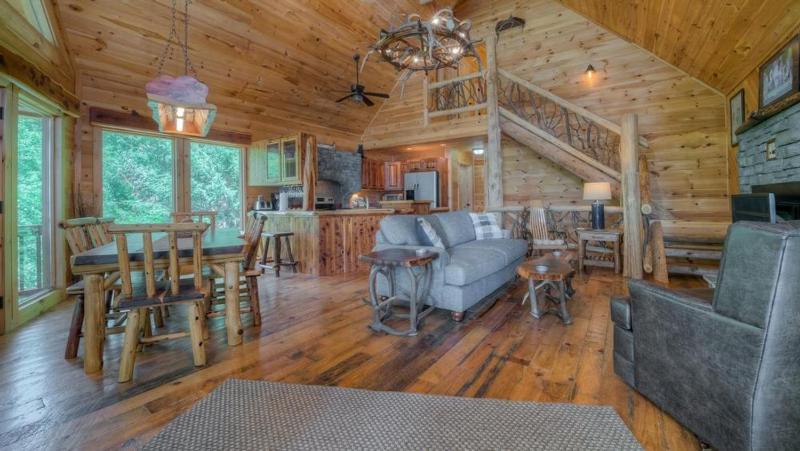 Three-Bedroom Holiday Home  image 4