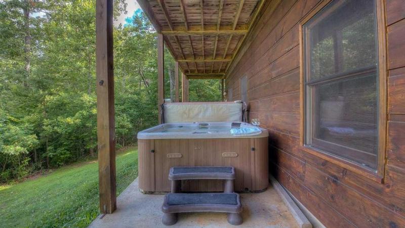 Sunset Lodge- 2 BDR with Billiards | Large Stone Fire Pit | Views Galore - image 17