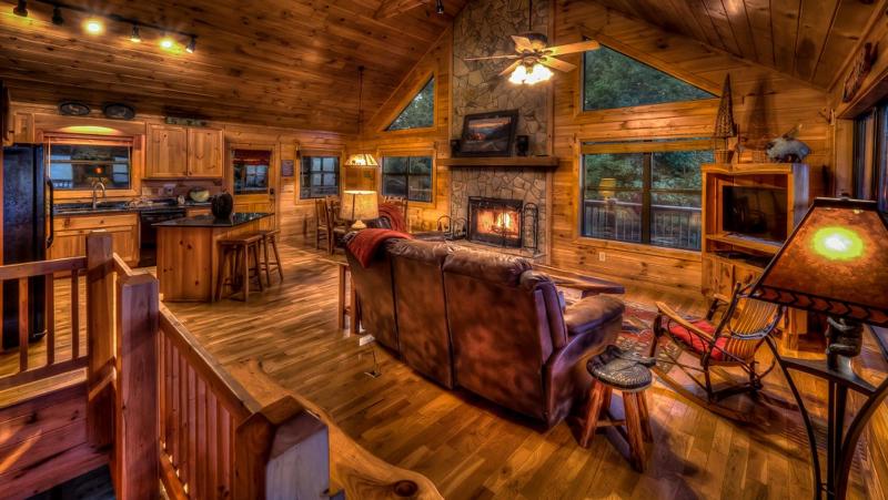 TreeTops- Pet Friendly | Master on Main | 5 minutes from Downtown Blue Ridge - image 19