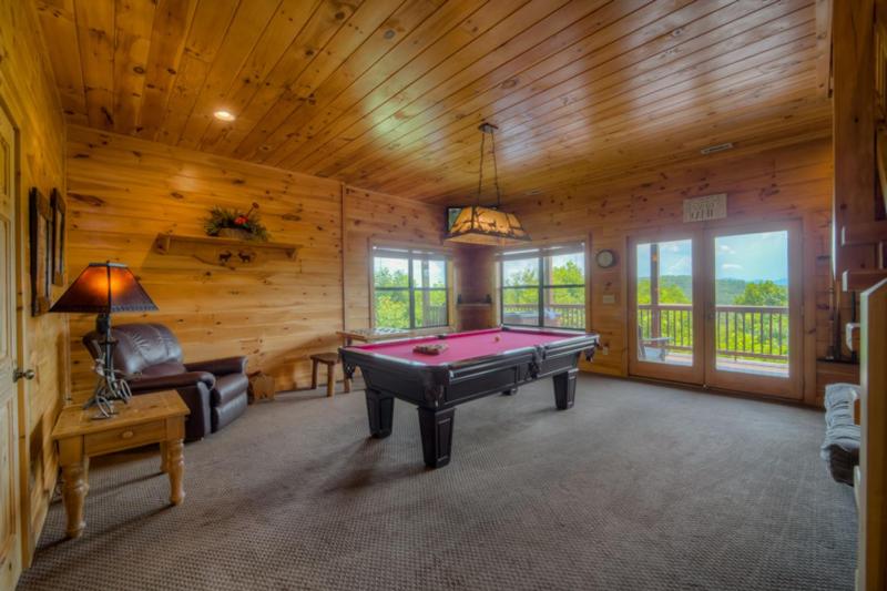 TreeTops- Pet Friendly | Master on Main | 5 minutes from Downtown Blue Ridge - image 16