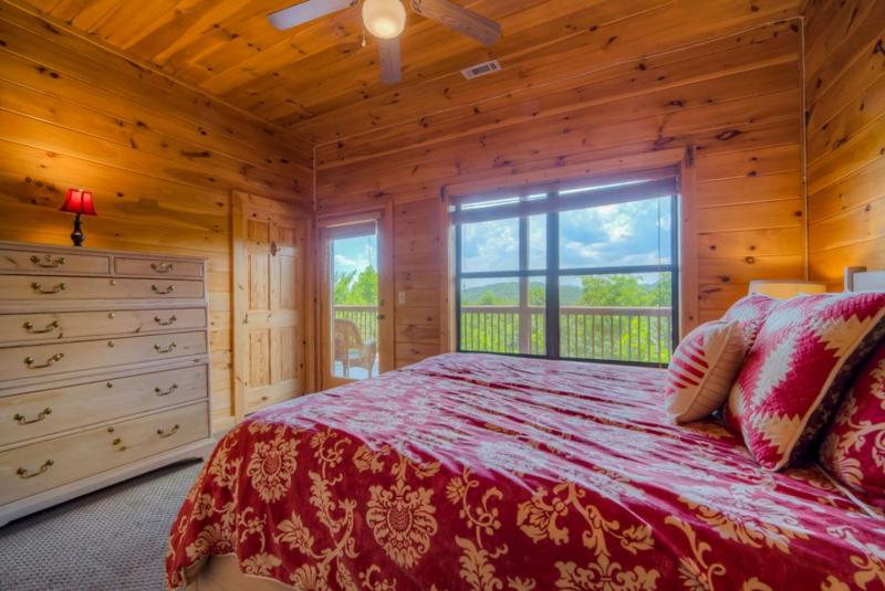 TreeTops- Pet Friendly | Master on Main | 5 minutes from Downtown Blue Ridge - image 6