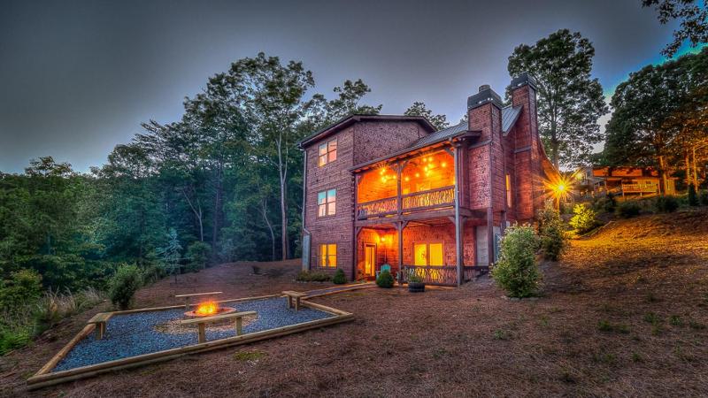 Holiday Home image 1